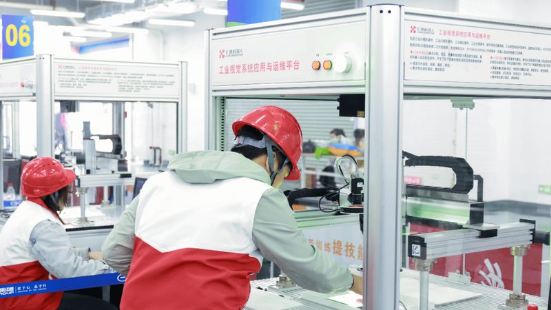 除了价格，不锈钢磁翻板液位计的尺寸还会对其性能产生影响。以下是一些关键点：